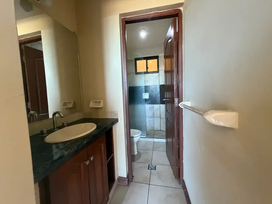 Foto 14 de “Depto en Condominio San Gerónimo con balcón y piscina – Tarija”