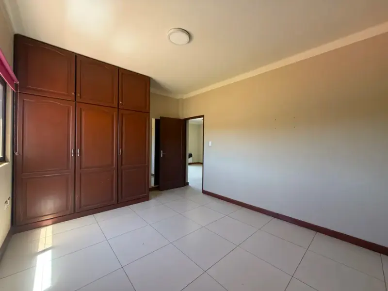 Foto 16 de “Depto en Condominio San Gerónimo con balcón y piscina – Tarija”