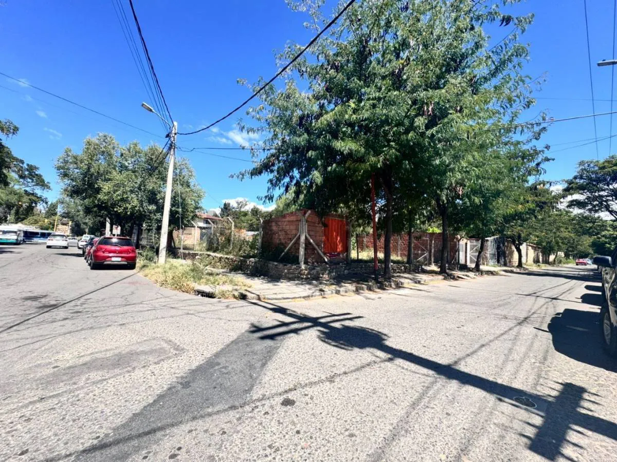 Foto 2 de En Alquiler Lote Esquinero en Barrio Fatima -Bs.3500