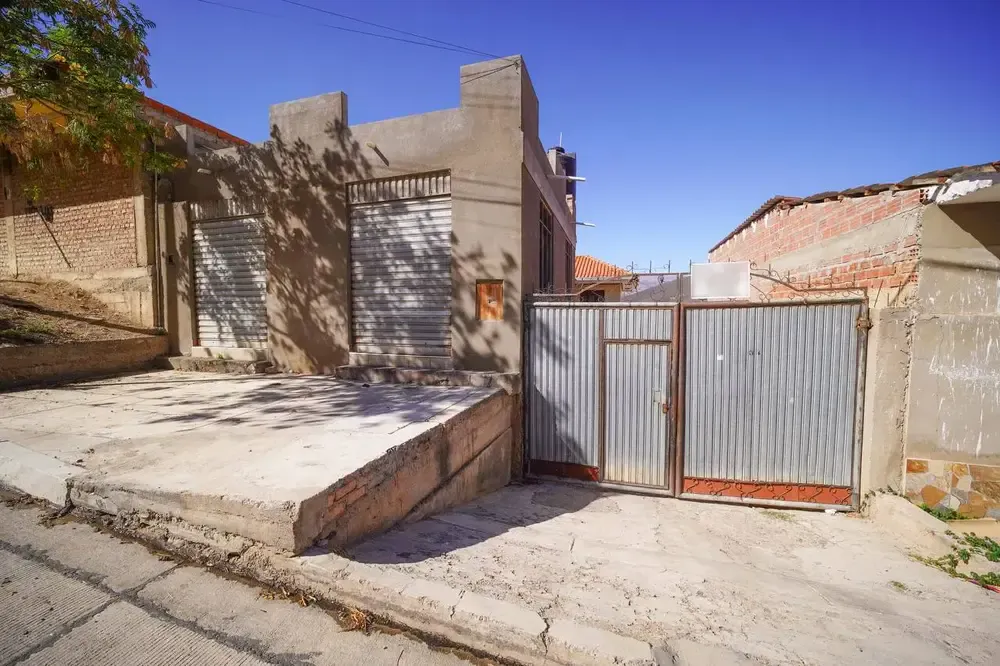 Foto 16 de Casa en Venta a 3 Cuadras de La Av. Siglo Xx y Av. Guayacan