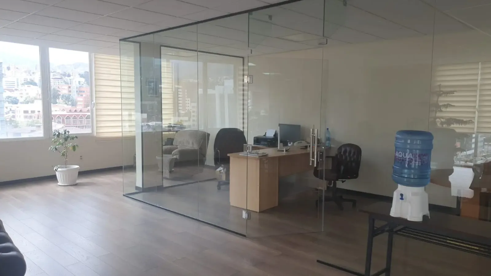 Foto 2 de Oficina en venta en Calacoto en Edificio Corporativo