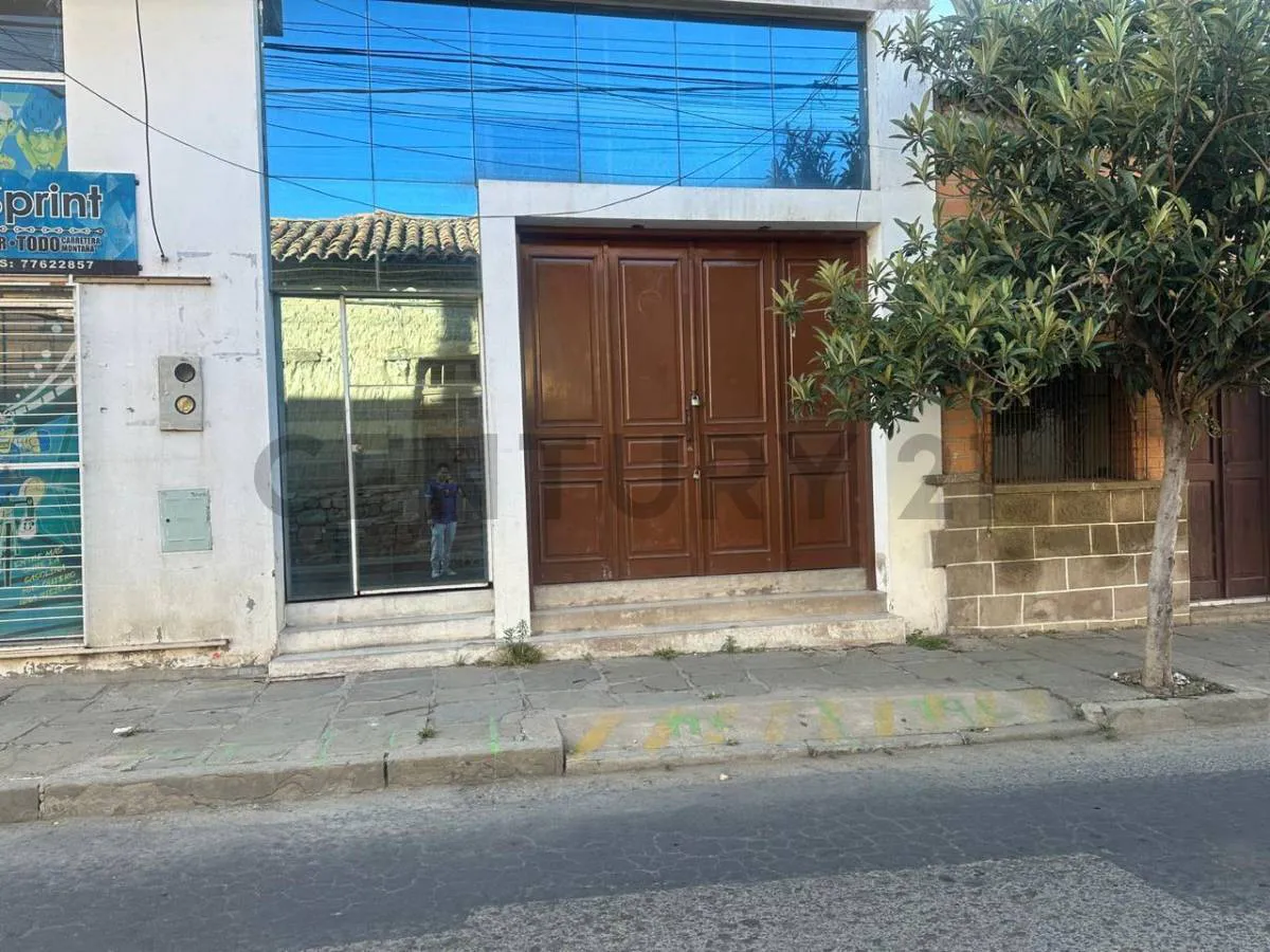 Foto 1 de Oficina Privada en Alquiler – Calle Suipacha