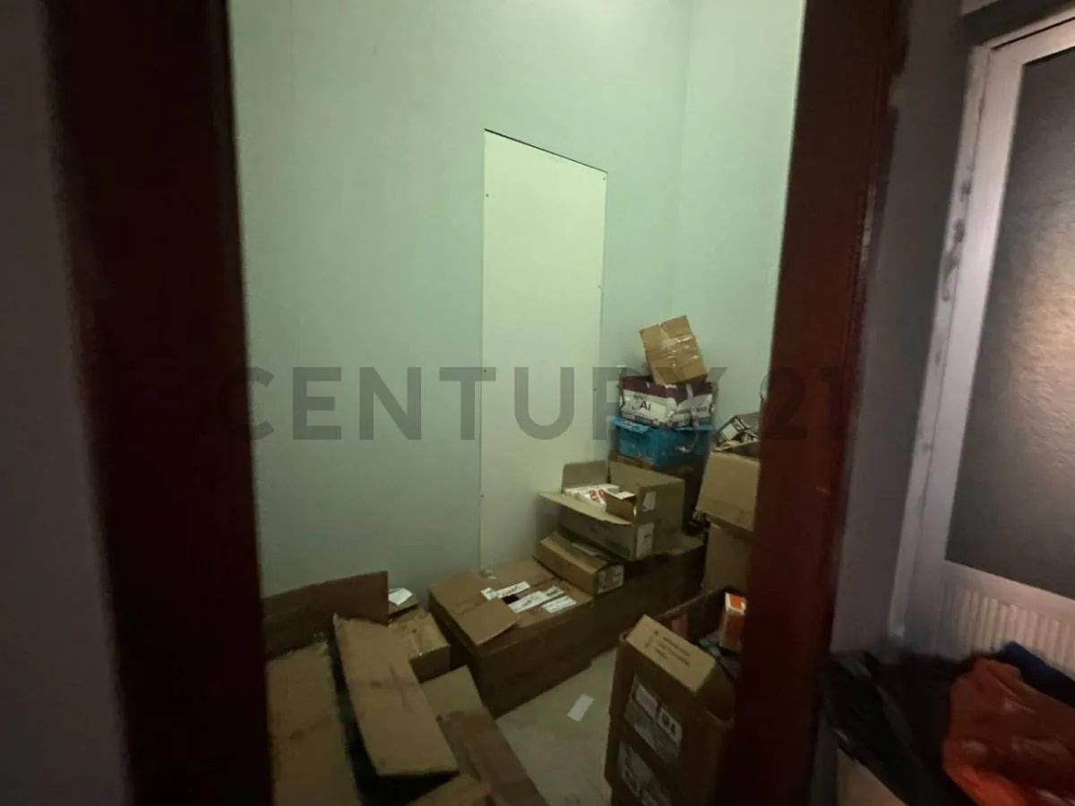 Foto 4 de Oficina Privada en Alquiler – Calle Suipacha