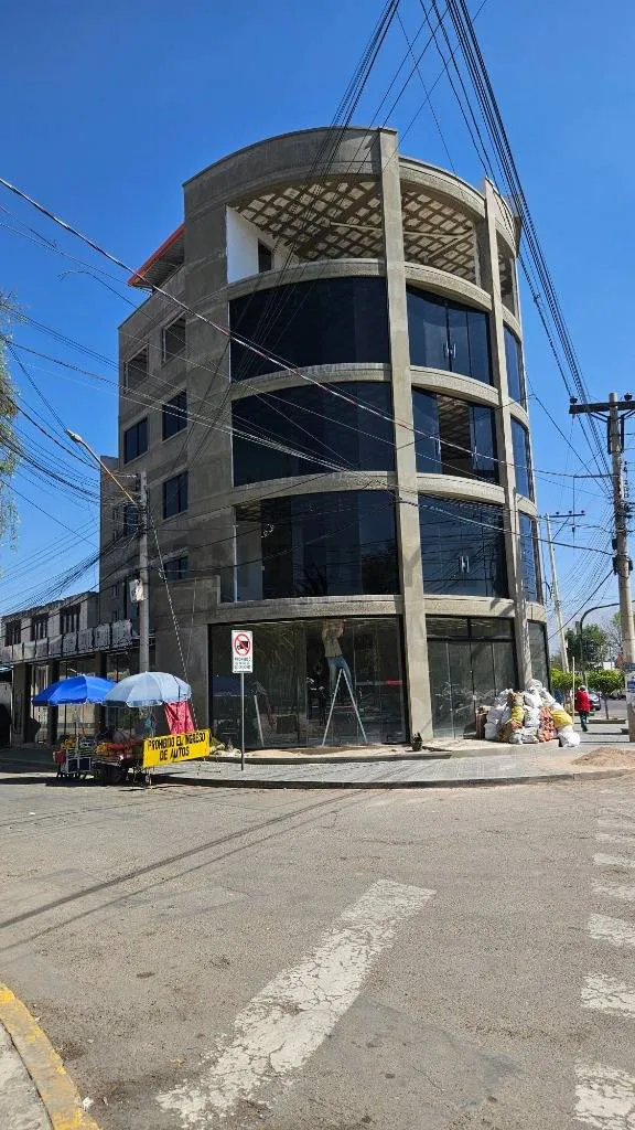 Foto 3 de Alquiler Piso Comercial Completo: 287 m² en Loreto sobre Av. De la Patria