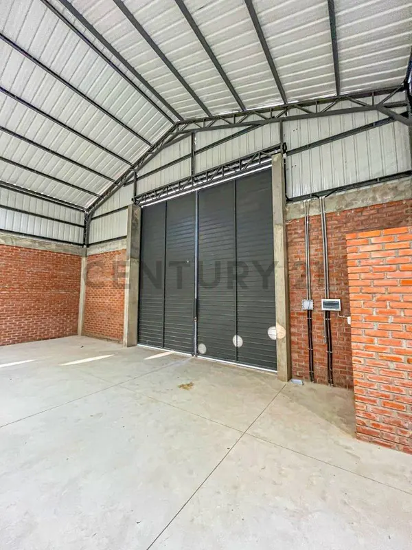 Foto 7 de Galpón en Alquiler – Av. Alemana