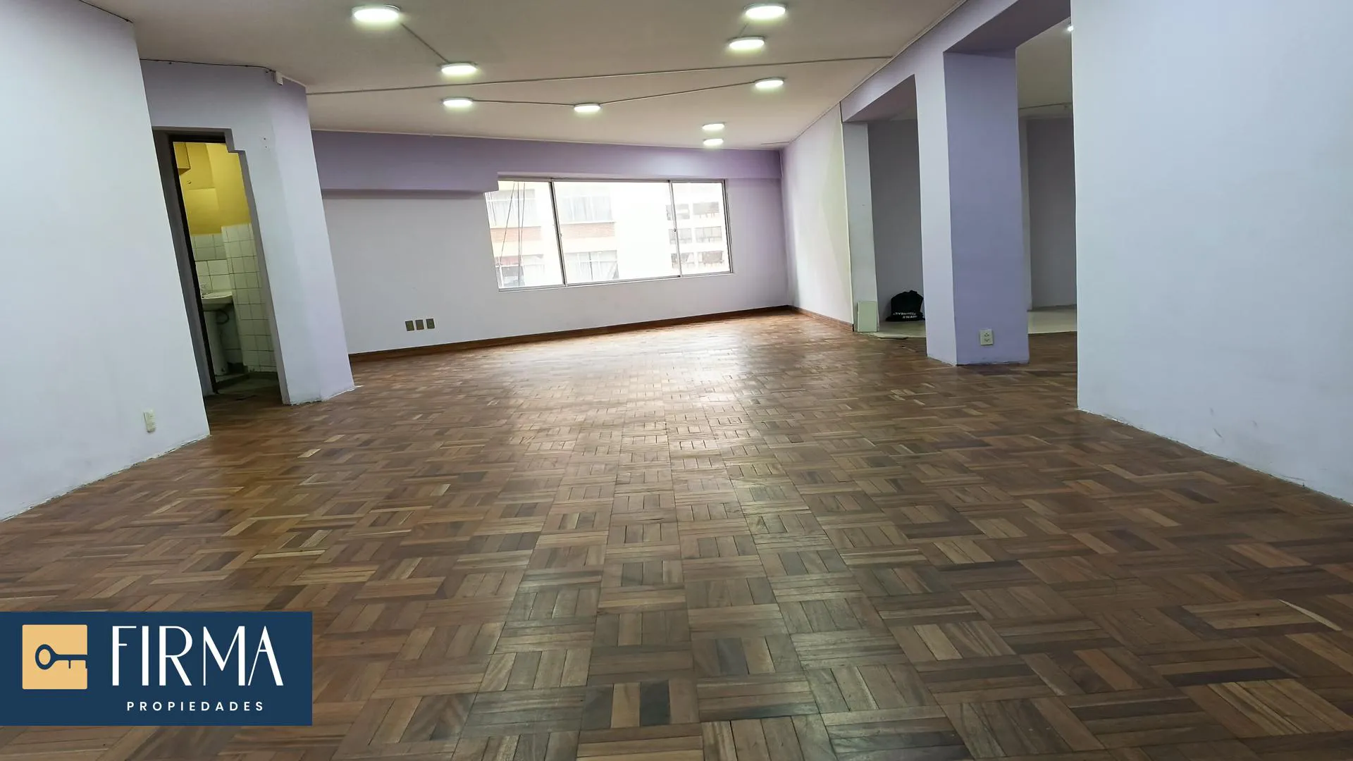 Foto 1 de Compra Este Local Comercial en El Centro