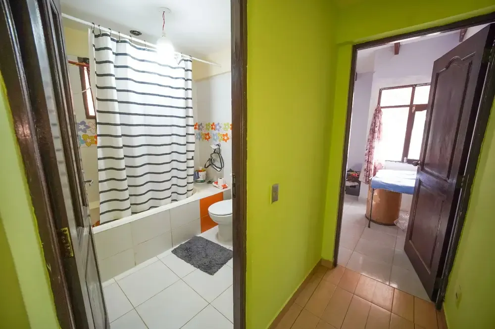 Foto 17 de Casa en Venta con Tienda - Zona Temporal