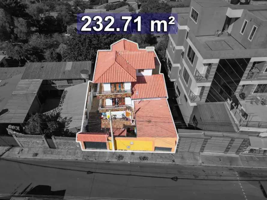 Foto 2 de Casa en Venta con Tienda - Zona Temporal