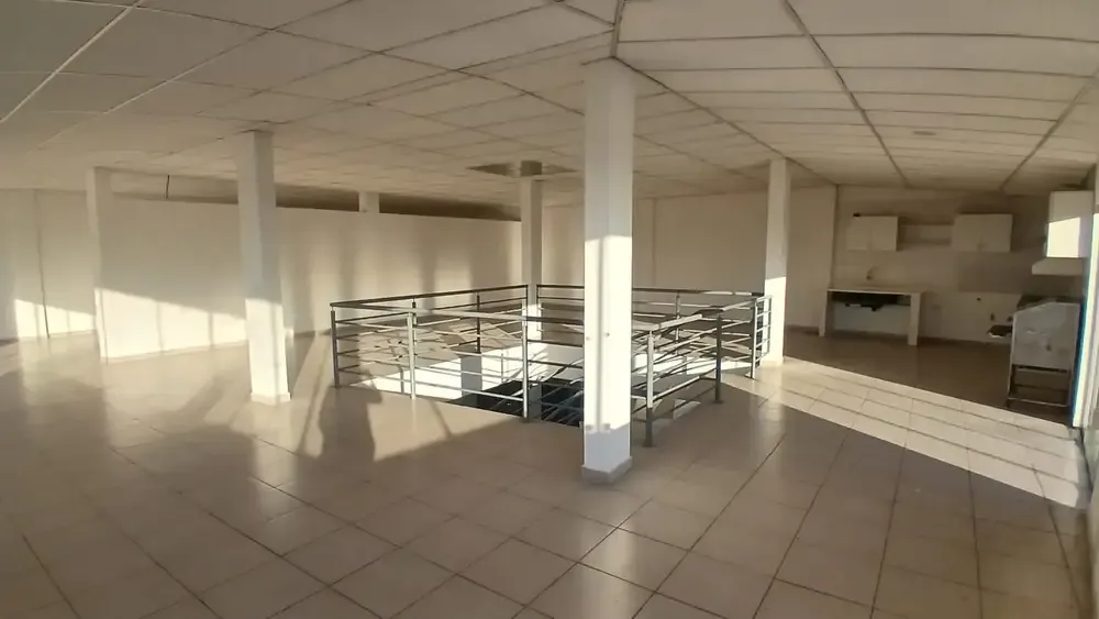 Foto 6 de Edificio Comercial en El 4to Anillo y Av. Virgen de Cotoca