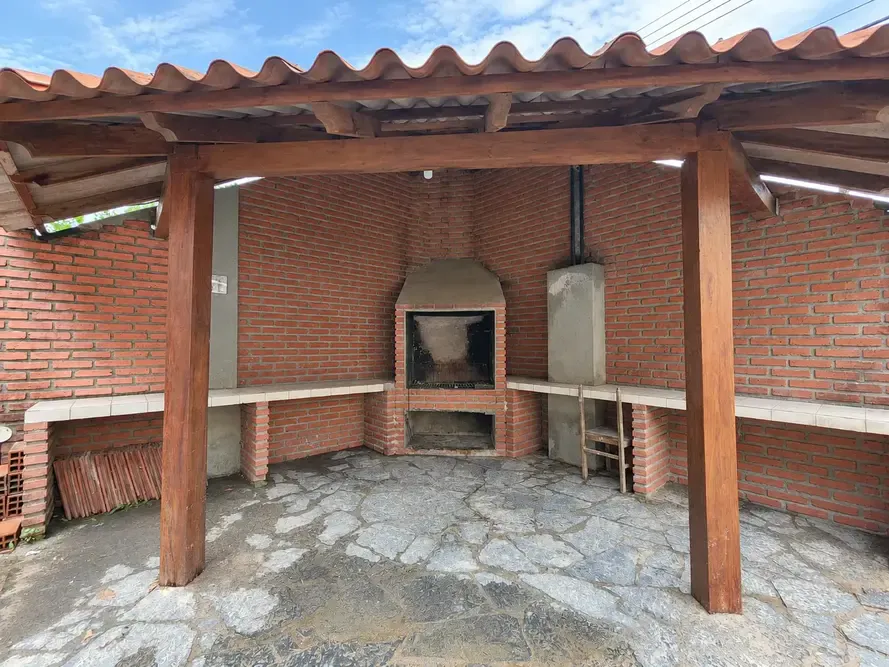 Foto 2 de Casa con Galpón en Alquiler Satélite Norte
