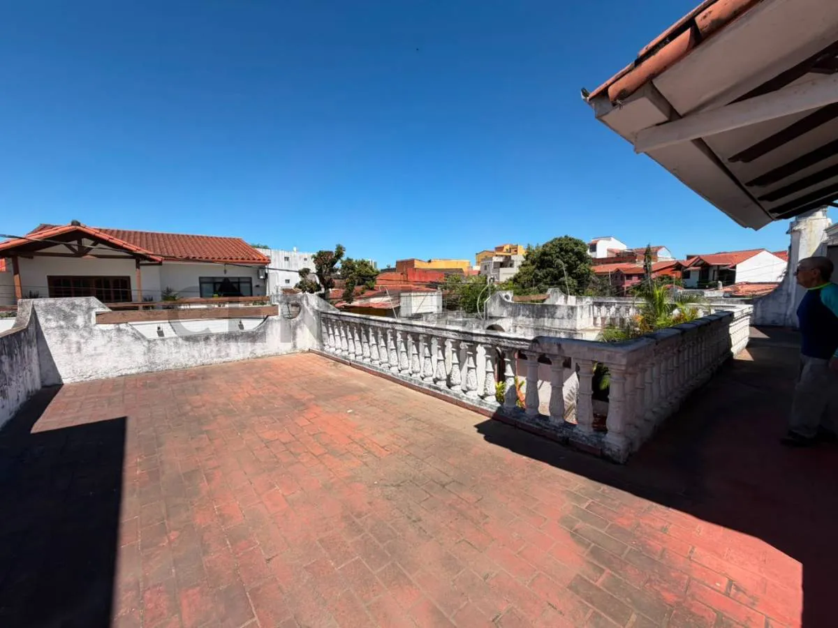 Foto 10 de Casa en Venta Zona Oeste a una cuadra de la Av. Pirai y 3er anillo interno