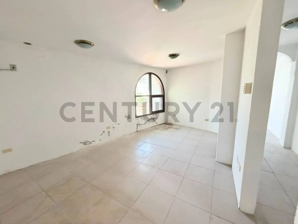 Foto 16 de Casa en Venta Zona Oeste a una cuadra de la Av. Pirai y 3er anillo interno