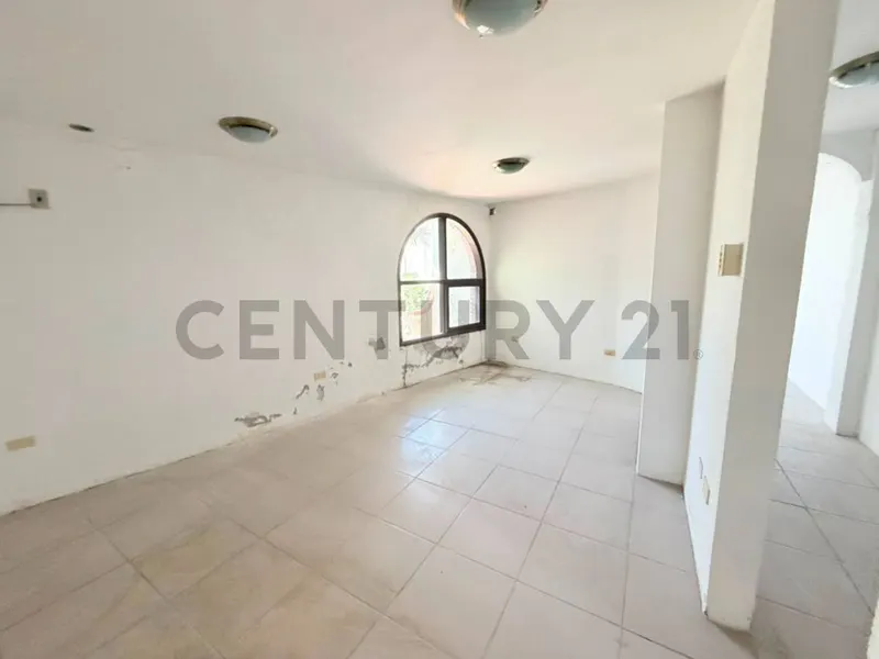 Foto 16 de Casa en Venta Zona Oeste a una cuadra de la Av. Pirai y 3er anillo interno