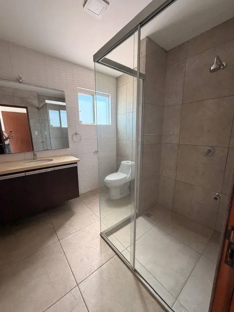 Foto 6 de Casa en alquiler en Condominio Mirage – Urubó