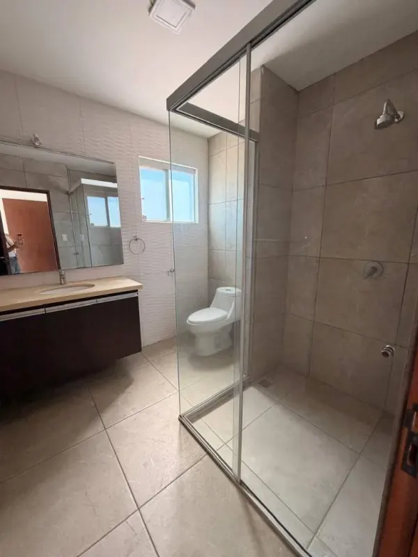 Foto 6 de Casa en alquiler en Condominio Mirage – Urubó