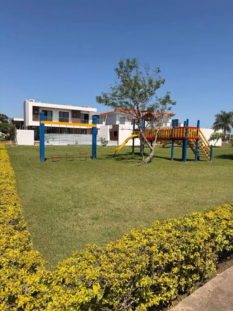 Foto 4 de Casa en alquiler en Condominio Mirage – Urubó