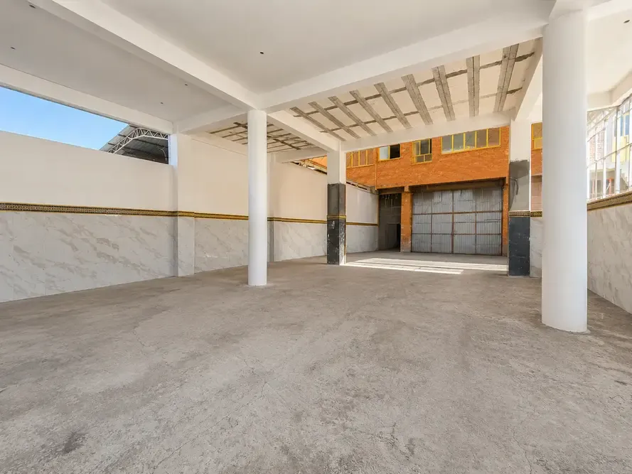 Foto 6 de En Alquiler - Amplio Espacio Comercial