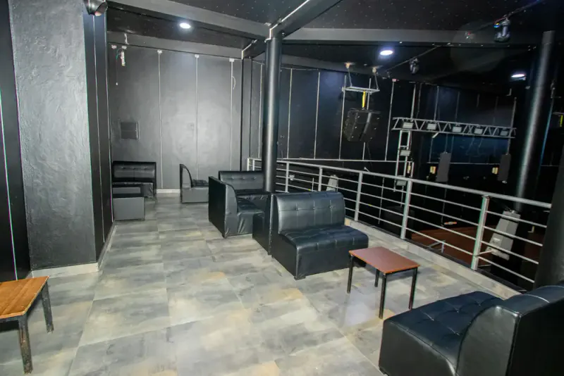 Foto 16 de Edificio con Discoteca y Departamentos en Punata - en Venta