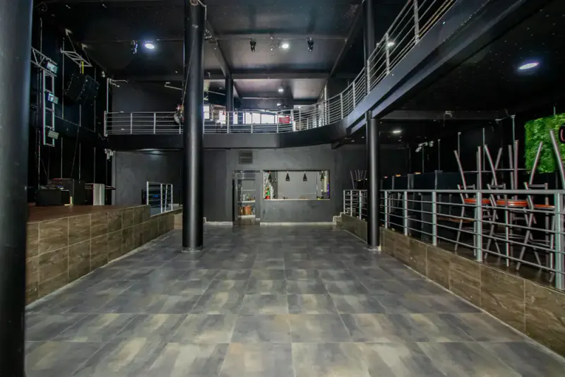 Foto 15 de Edificio con Discoteca y Departamentos en Punata - en Venta