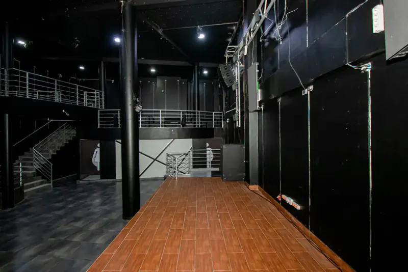 Foto 12 de Edificio con Discoteca y Departamentos en Punata - en Venta