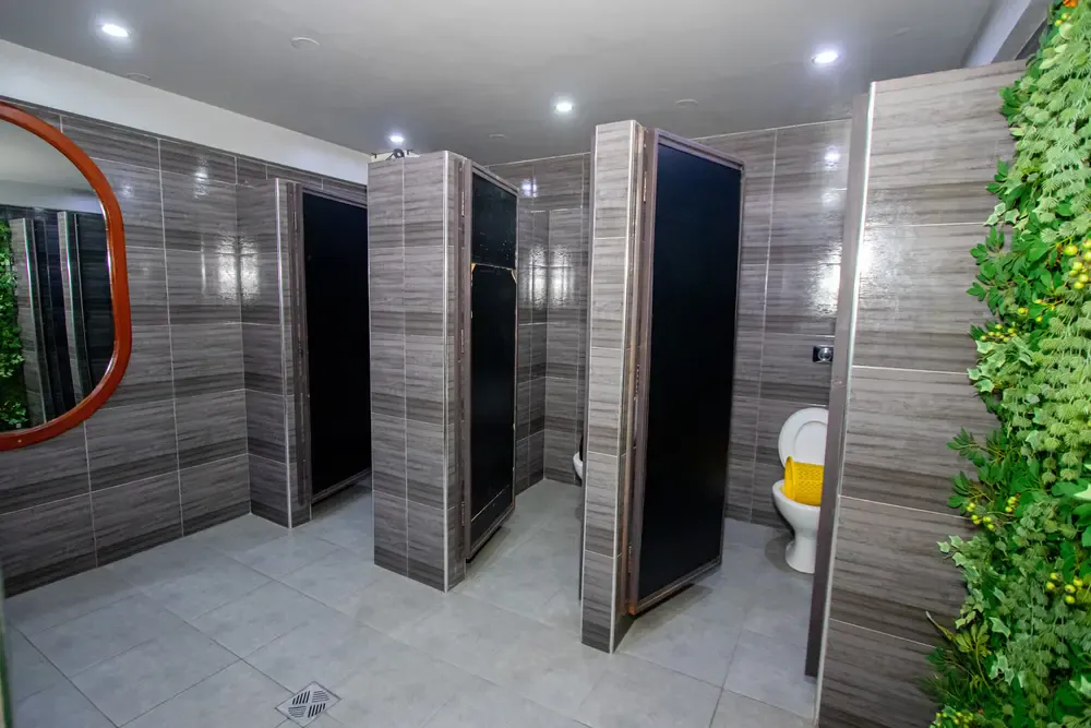 Foto 4 de Edificio con Discoteca y Departamentos en Punata - en Venta