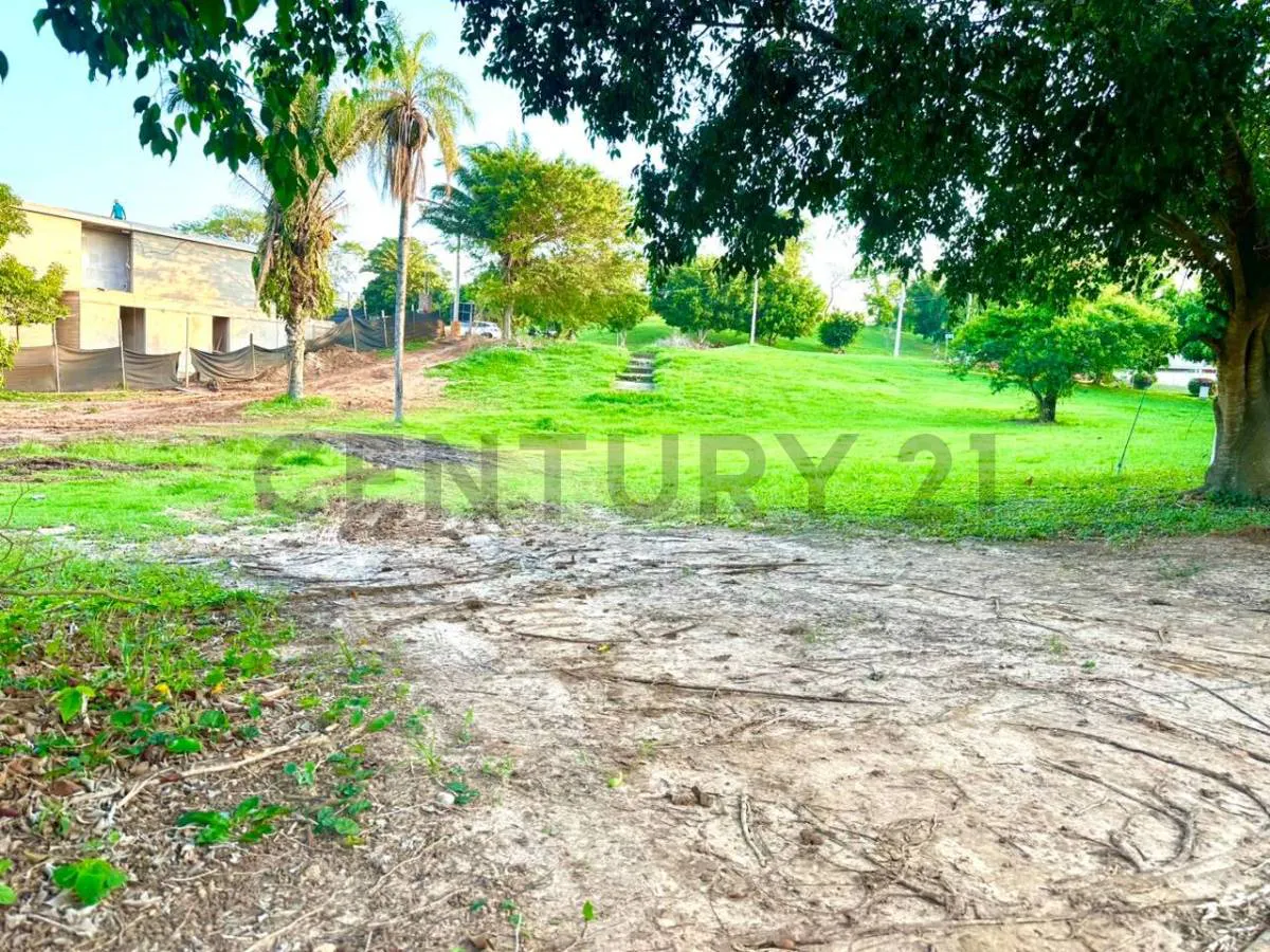 Foto 7 de Terreno en Venta-Urubó Golf - Modulo 7 - Mza 1 - Lote 1 - con Accion