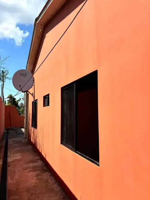 Foto 7 de Casa en alquiler con 3 dormitorios y amplio terreno en Satélite Norte, Warnes