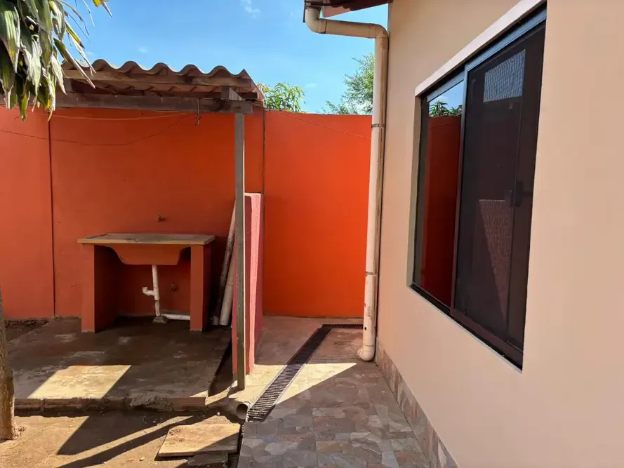 Foto 8 de Casa en alquiler con 3 dormitorios y amplio terreno en Satélite Norte, Warnes