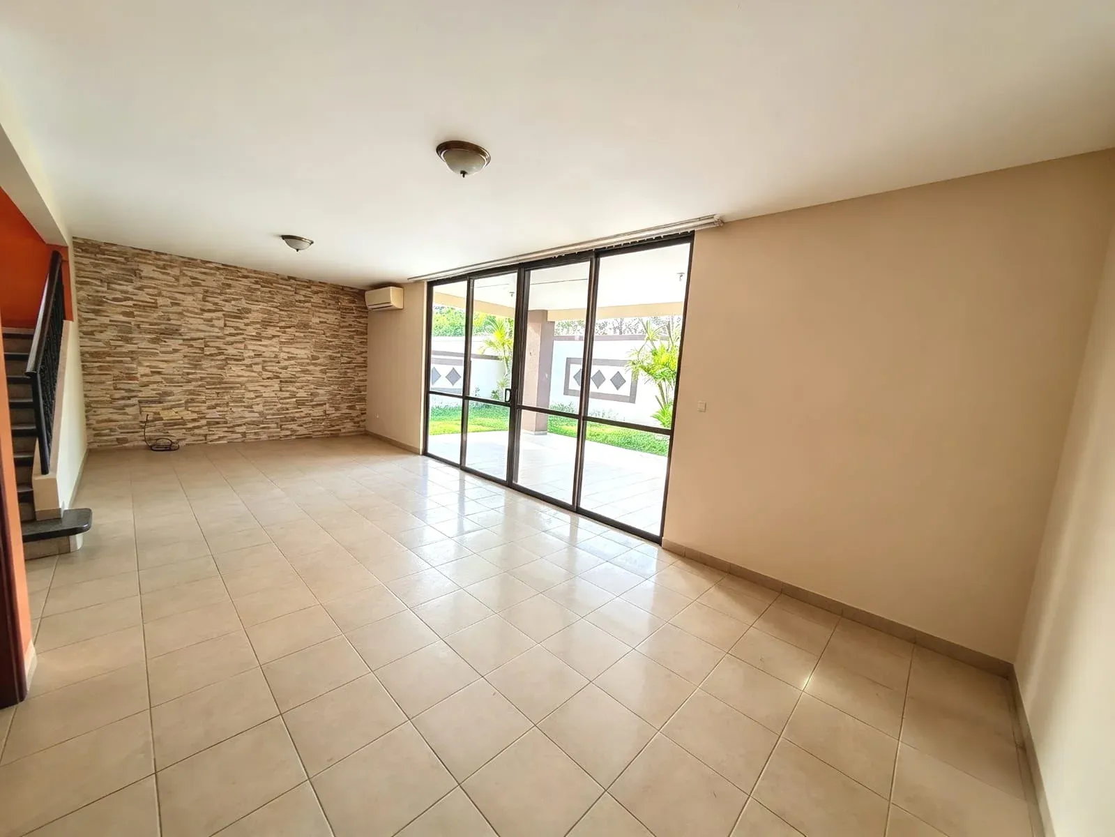 Foto 2 de Casa en Alquiler en Condominio Zona Norte