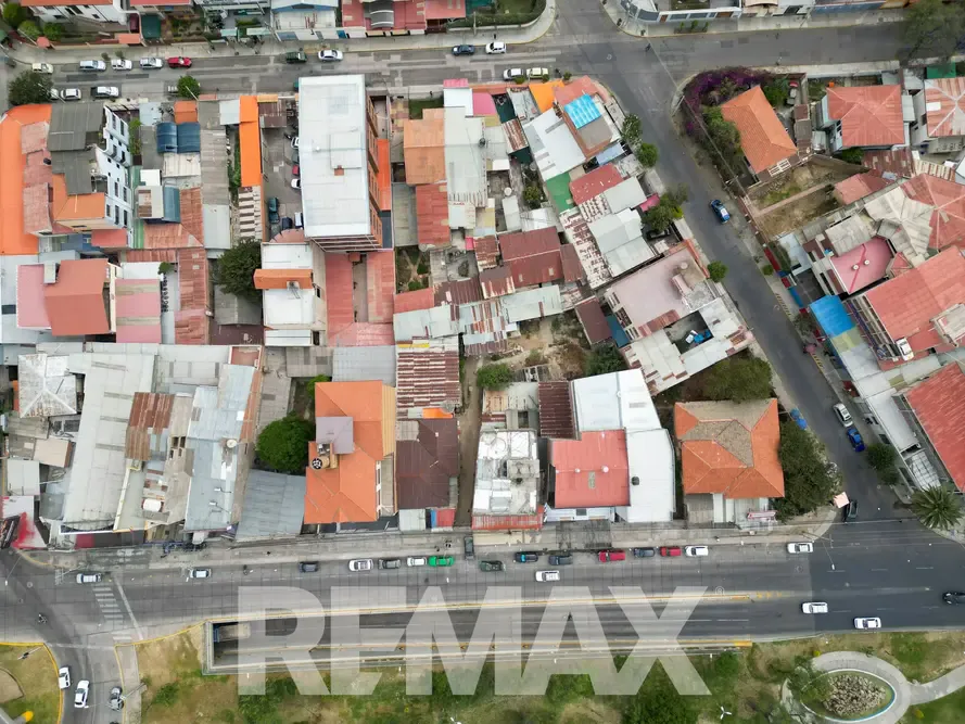 Foto 7 de Lote Comercial en Venta Av. Blanco Galindo Km. 1