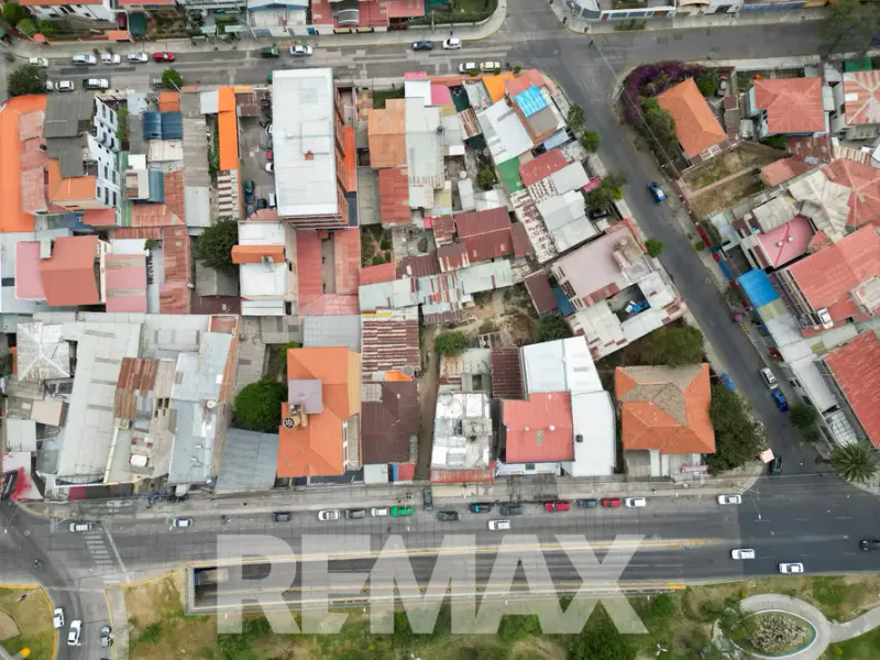 Foto 7 de Lote Comercial en Venta Av. Blanco Galindo Km. 1