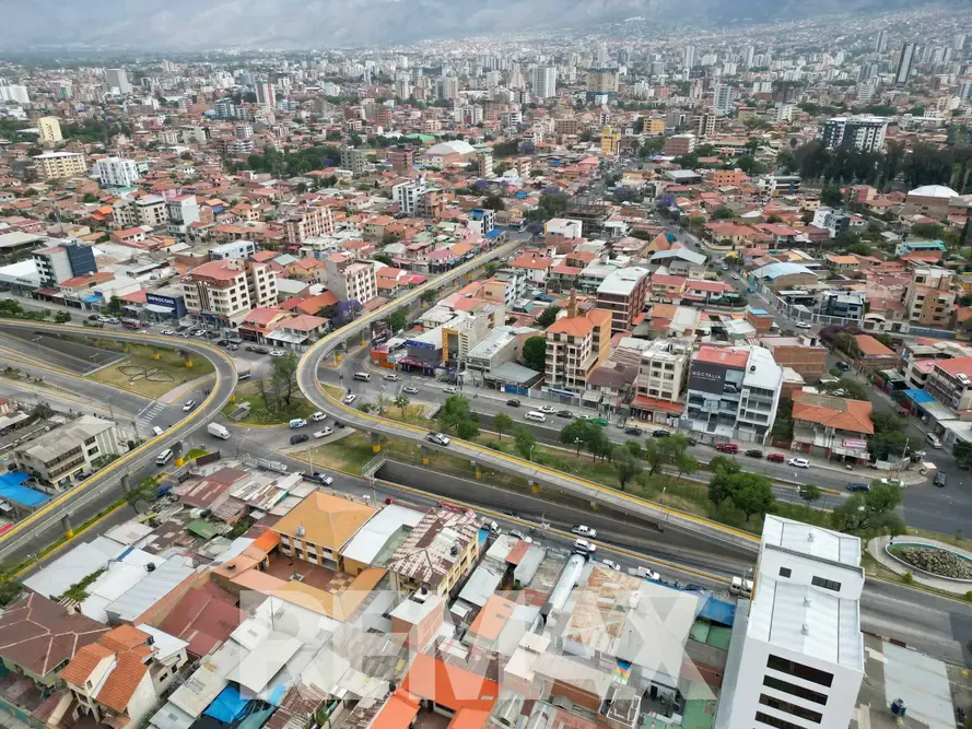 Foto 5 de Lote Comercial en Venta Av. Blanco Galindo Km. 1