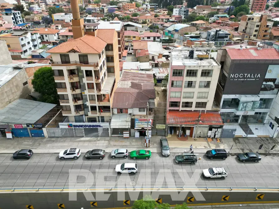 Foto 4 de Lote Comercial en Venta Av. Blanco Galindo Km. 1