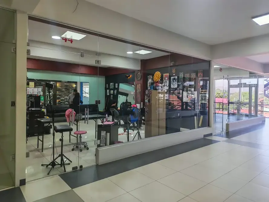 Foto 1 de Local Comercial en Venta - Supermall
