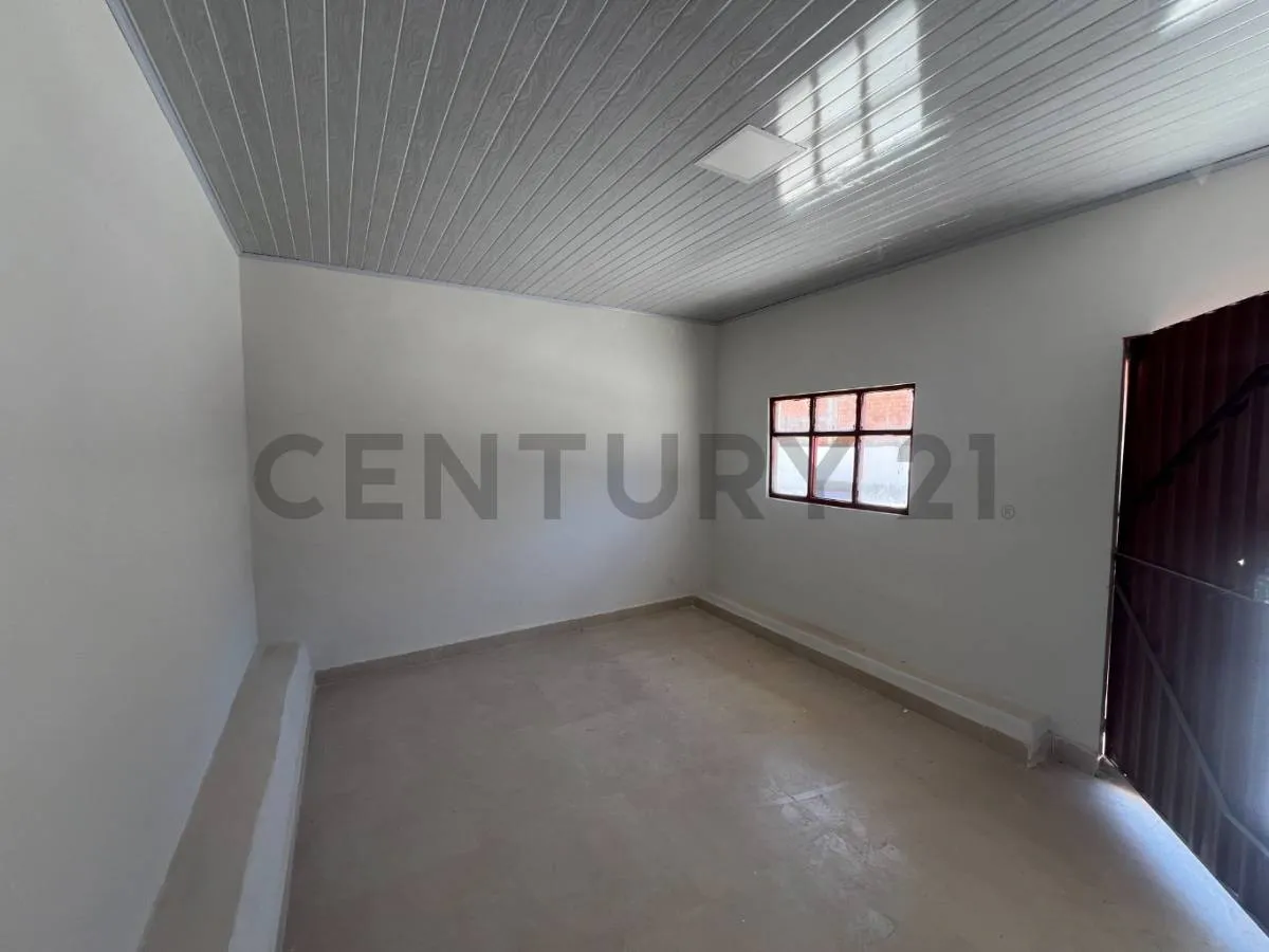 Foto 6 de Amplio Inmueble Comercial en Alquiler Sobre Avenida