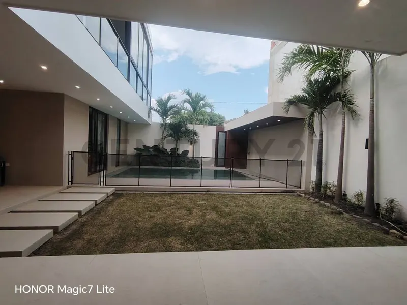 Foto 15 de Inmueble de Lujo, con Sistema Inteligente!!