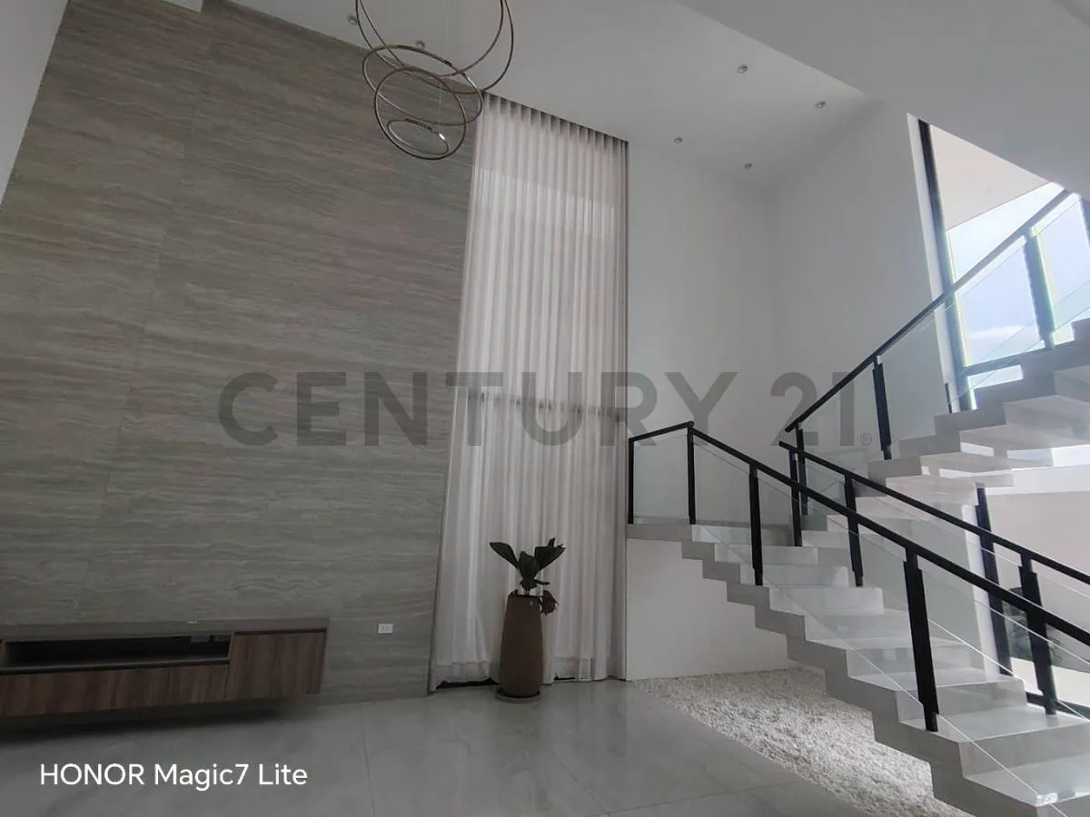 Foto 5 de Inmueble de Lujo, con Sistema Inteligente!!