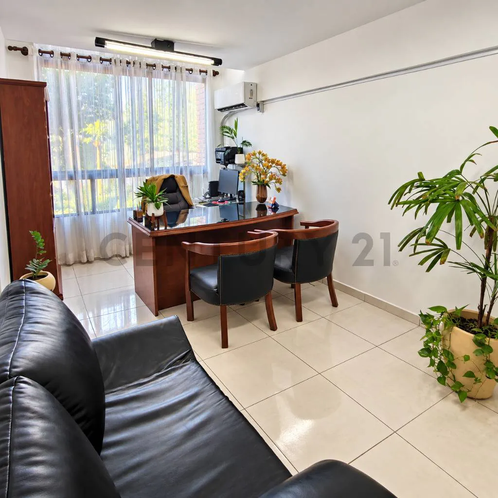 Foto 3 de Oficina en venta en edificio empresarial zona centro