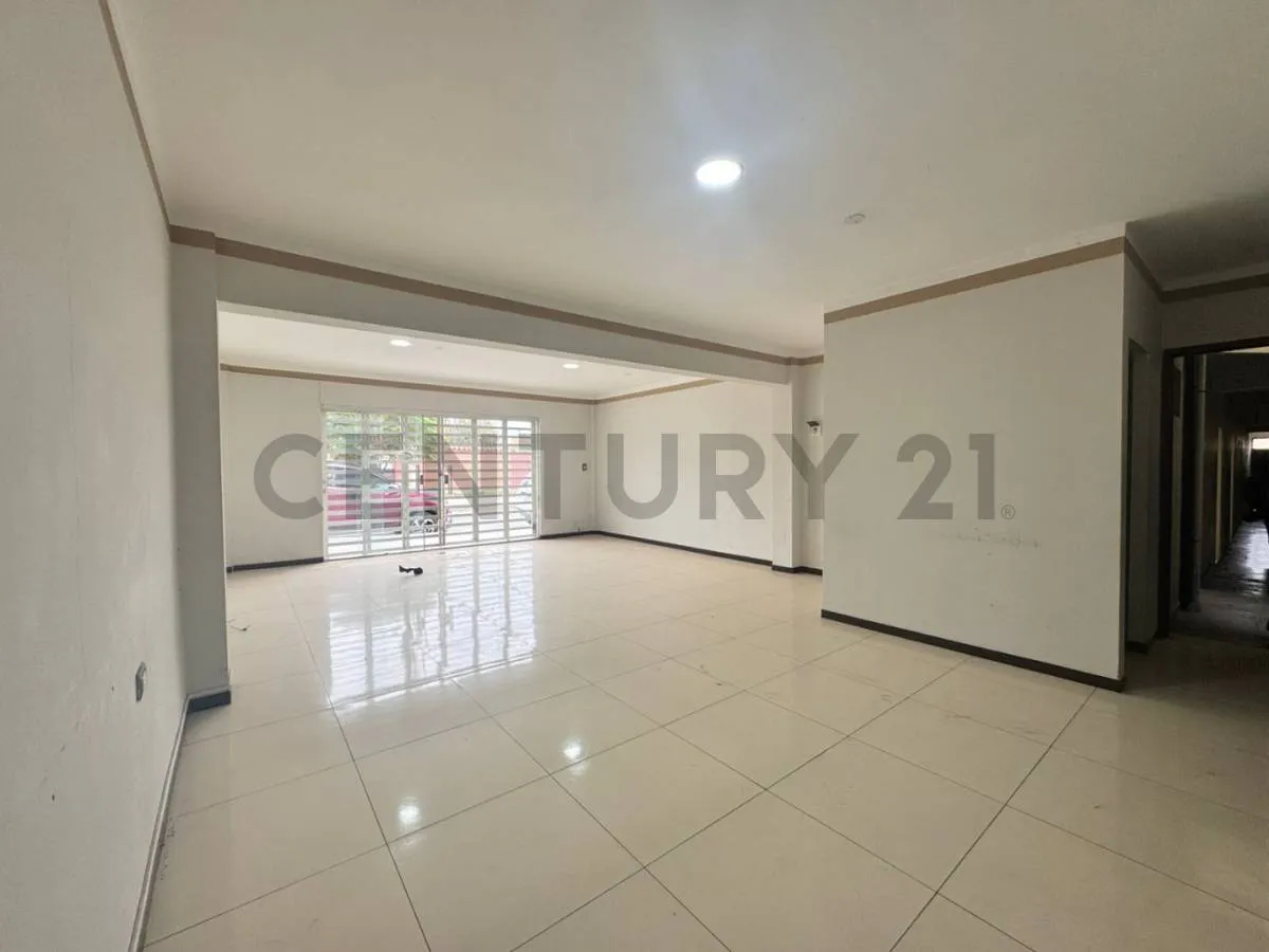 Foto 2 de En Alquiler Local Comercial con Cocina - B/ San Jorge I - Bs.-2.000