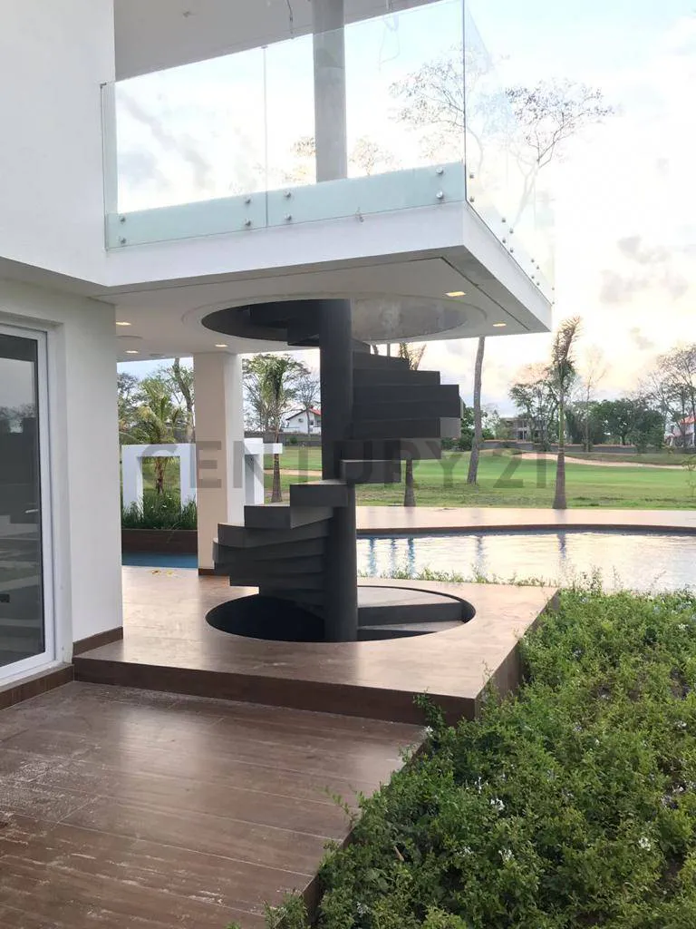 Foto 9 de Mansión en Venta | Urubó Golf