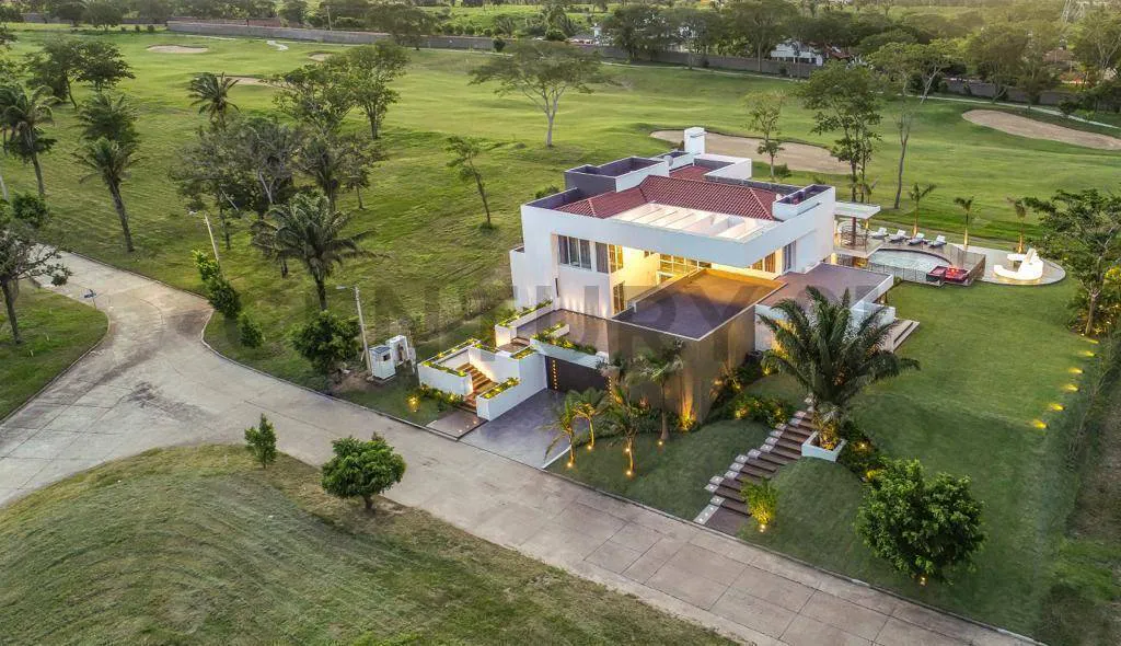 Foto 2 de Mansión en Venta | Urubó Golf