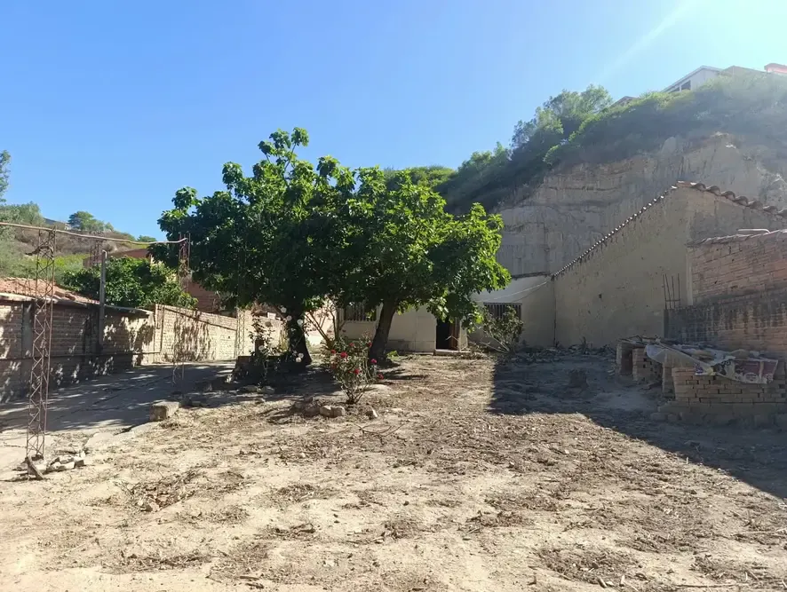 Foto 4 de Casa como Lote en Venta de 993 m² – Germán Busch, sobre Av. Los Sauces