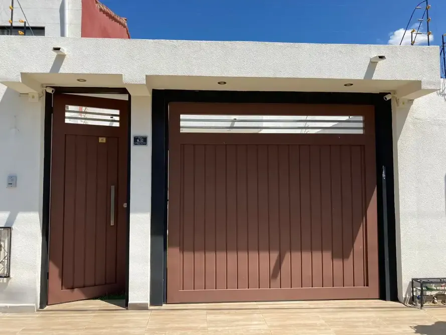 Foto 1 de Casa en Venta o Anticretico - 8vo Anillo Av. Alemana
