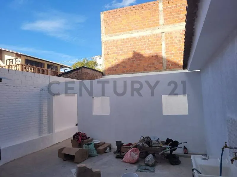 Foto 5 de Casa Comercial en Venta, Calle Guatemala - Zona La Madona