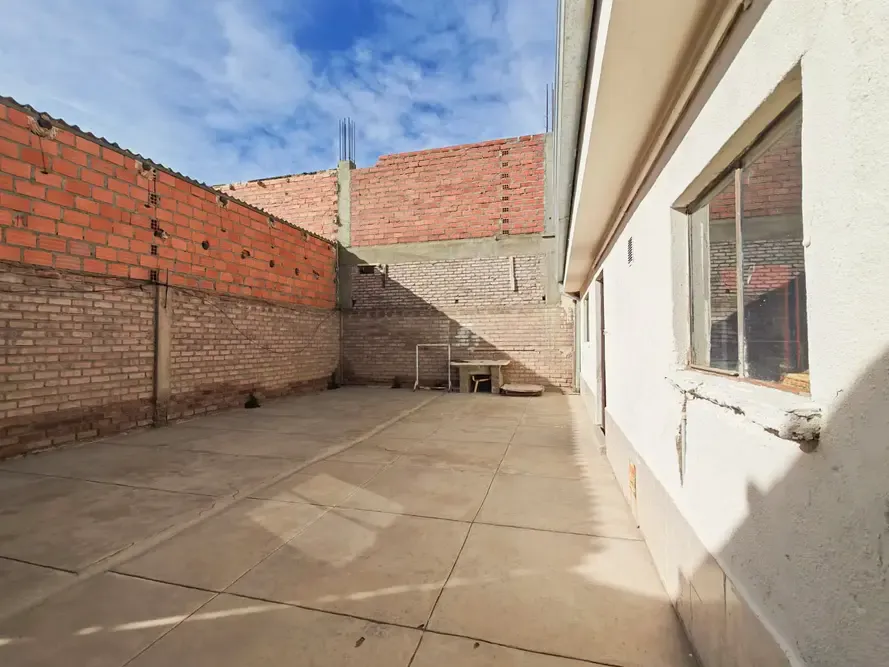 Foto 11 de Casa en Venta en Urbanización La Aurora - Amplia y Funcional para Tu Familia
