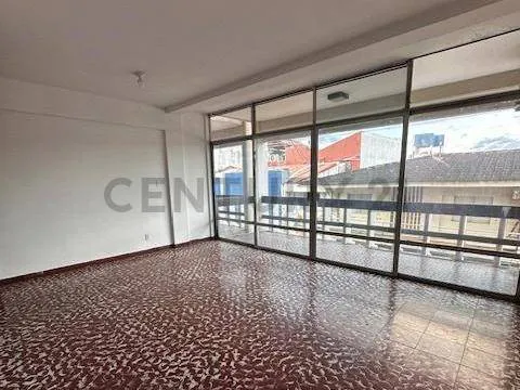 Foto 3 de Oficinas en Alquiler a media cuadra de la Plaza 24 de Septiembre