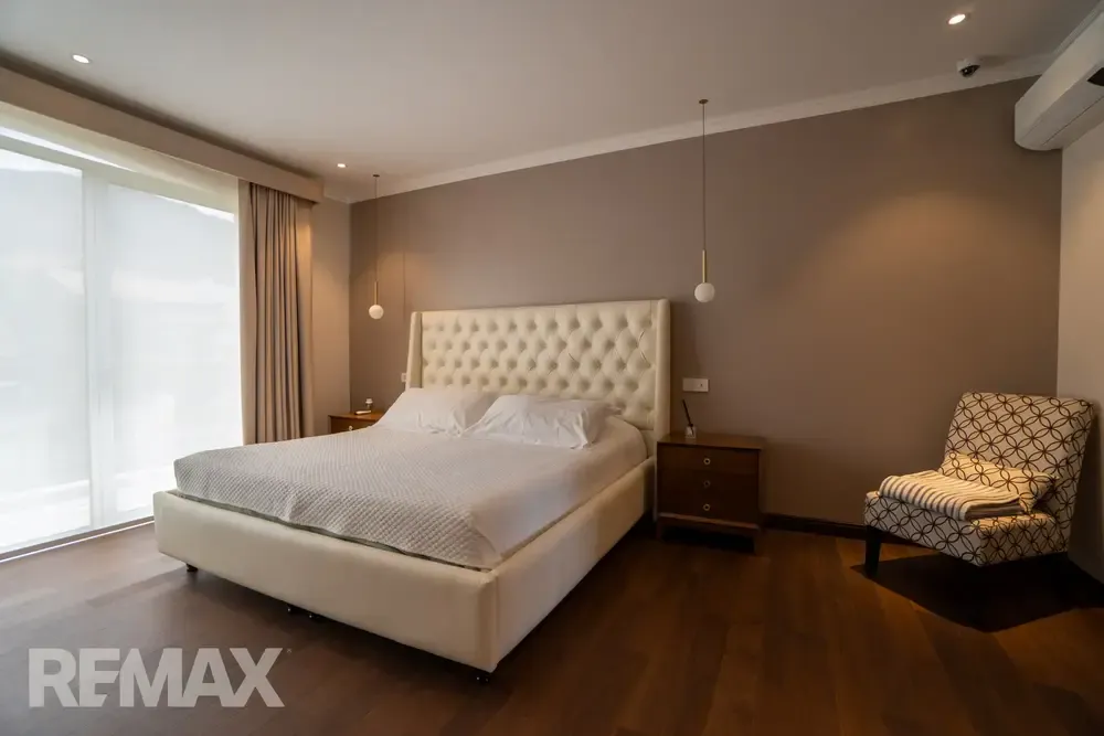 Foto 18 de Hermosa Casa en Venta - Urb El Bosque Sur