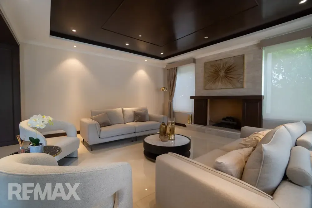 Foto 4 de Hermosa Casa en Venta - Urb El Bosque Sur