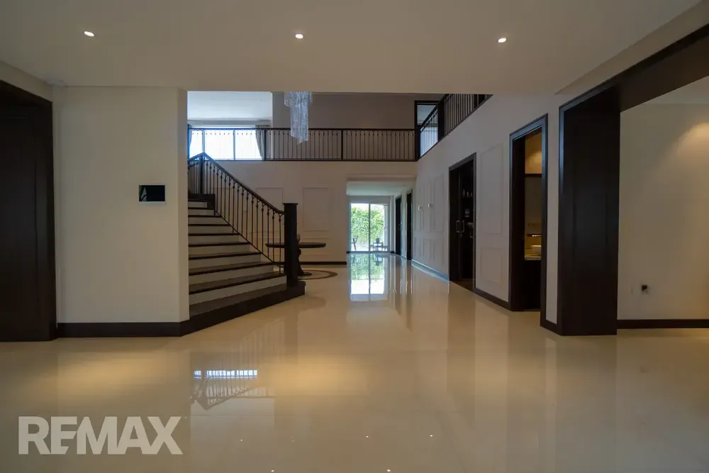 Foto 5 de Hermosa Casa en Venta - Urb El Bosque Sur