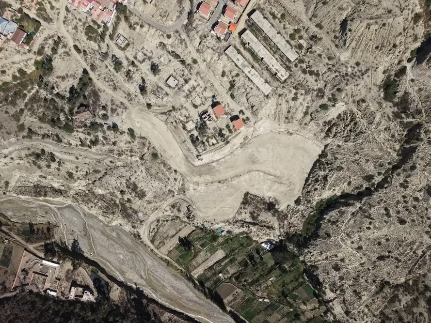 Foto 2 de Terreno en venta de 328,16 m² en Jupapina, Mecapaca por USD 37.000